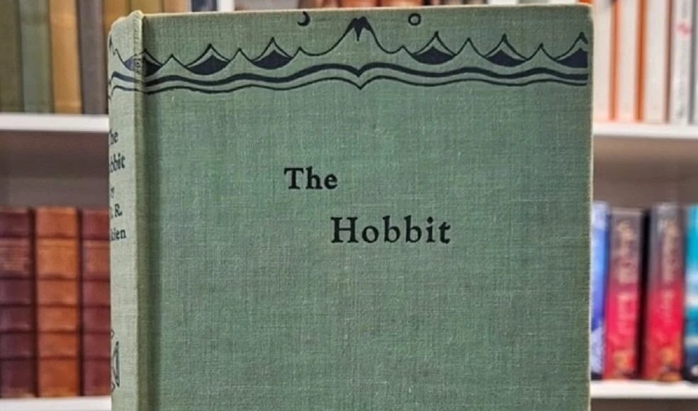 Σπάνια-έκδοση-του-«Χόμπιτ»-πωλήθηκε-σε-δημοπρασία-για-περίπου-50.000-ευρώ