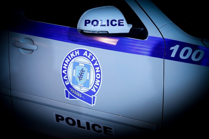 Αυτοκίνητο-παρέσυρε-μοτοσικλέτα-και-εγκατέλειψε-τον-αναβάτη-στο-Ζεφύρι