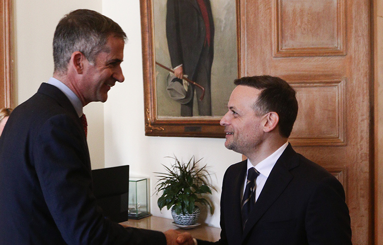 Αντιπαράθεση-Δούκα-με-Μπακογιάννη-για-τη-Βασιλίσσης-Όλγας