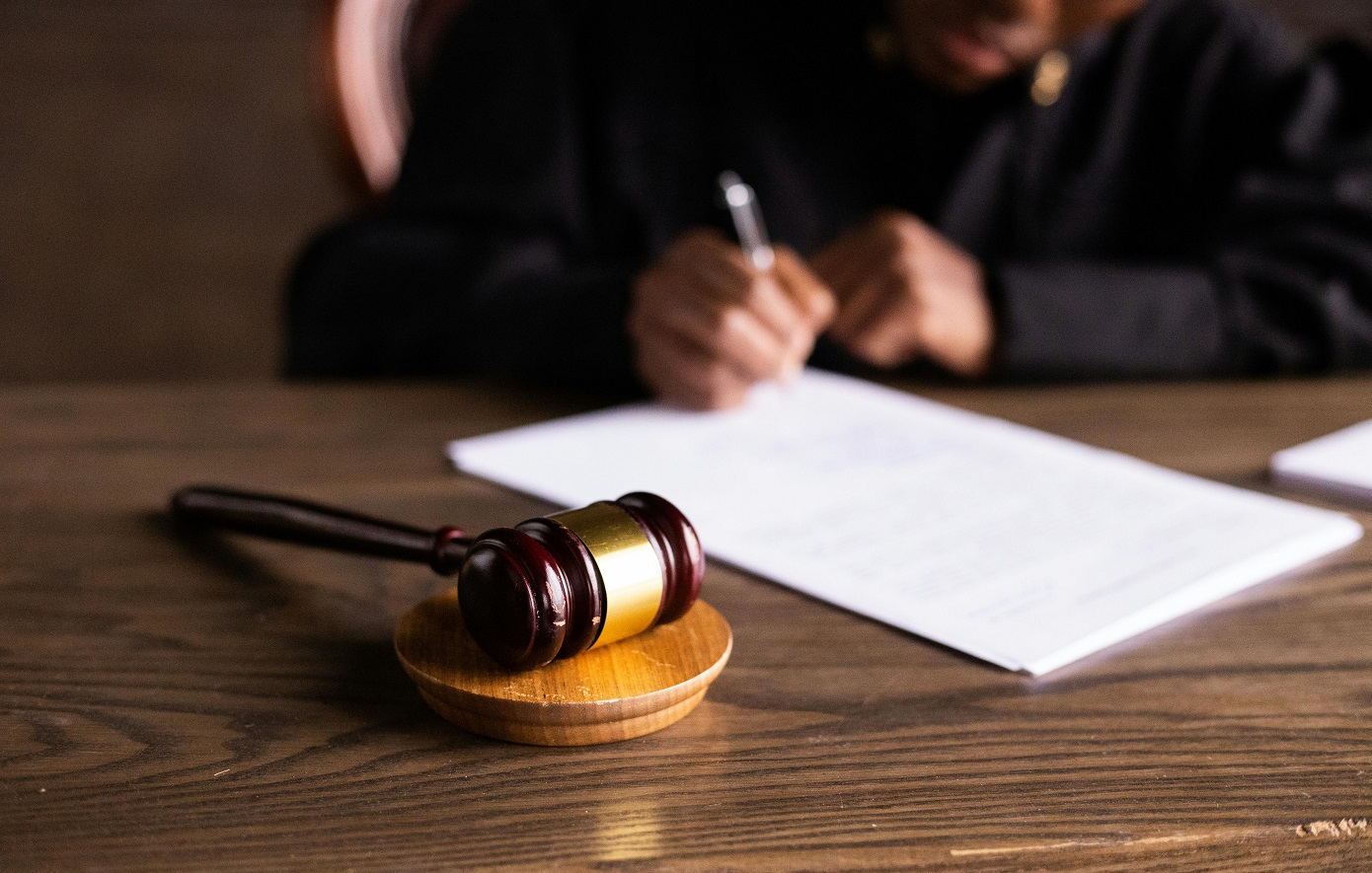 «Βγες-έξω-να-σε-σφάξω-εσένα-και-τα-παιδιά-σου»:-Συνελήφθη-59χρονος-στη-Λοκρίδα-που-απείλησε-τη-νύφη-του-με-μαχαίρι