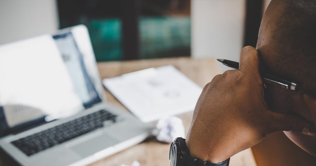 Πως-ορίζεται-η-μεσαία-τάξη-στην-Ελλάδα-του-2025-και-πως-συνδέεται-με-την-μικρομεσαία-επιχειρηματικότητα