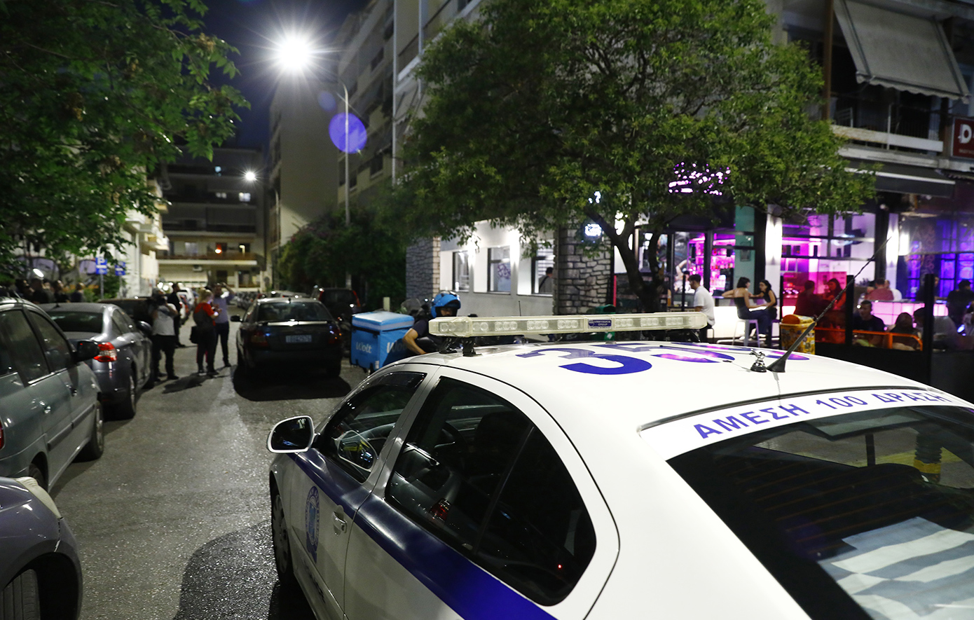 «Τους-ακούμπησα-και-ήταν-παγωμένοι»:-Συγκλονίζει-ο-σύζυγος-της-γυναίκας-που-πέθανε-μαζί-με-το-βρέφος-της-στα-Πατήσια