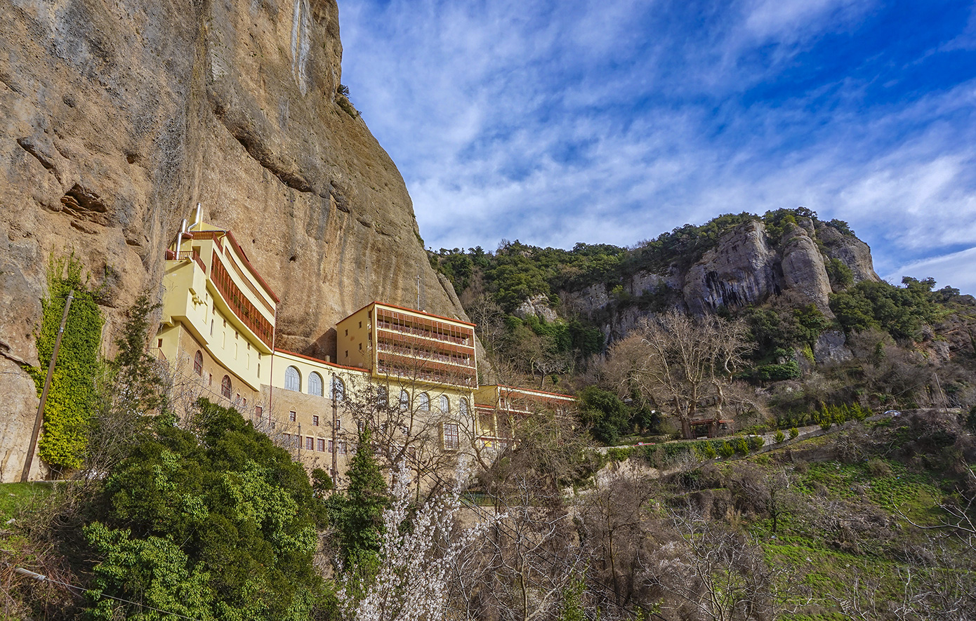Πώς-έφτασε-η-ΕΛΑΣ.-στη-σύλληψη-του-ηγούμενου-της-Μονής-Μεγάλου-Σπηλαίου-–-Ετοιμαζόταν-να-πουλήσει-κειμήλια-ιστορικής-αξίας