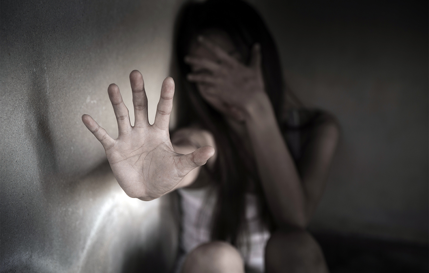 Σοκ-στο-Βόλο:-Απείλησε-να-δολοφονήσει-τη-σύζυγό-του-για-το-καπάκι-στο-σαμπουάν-του-σκύλου