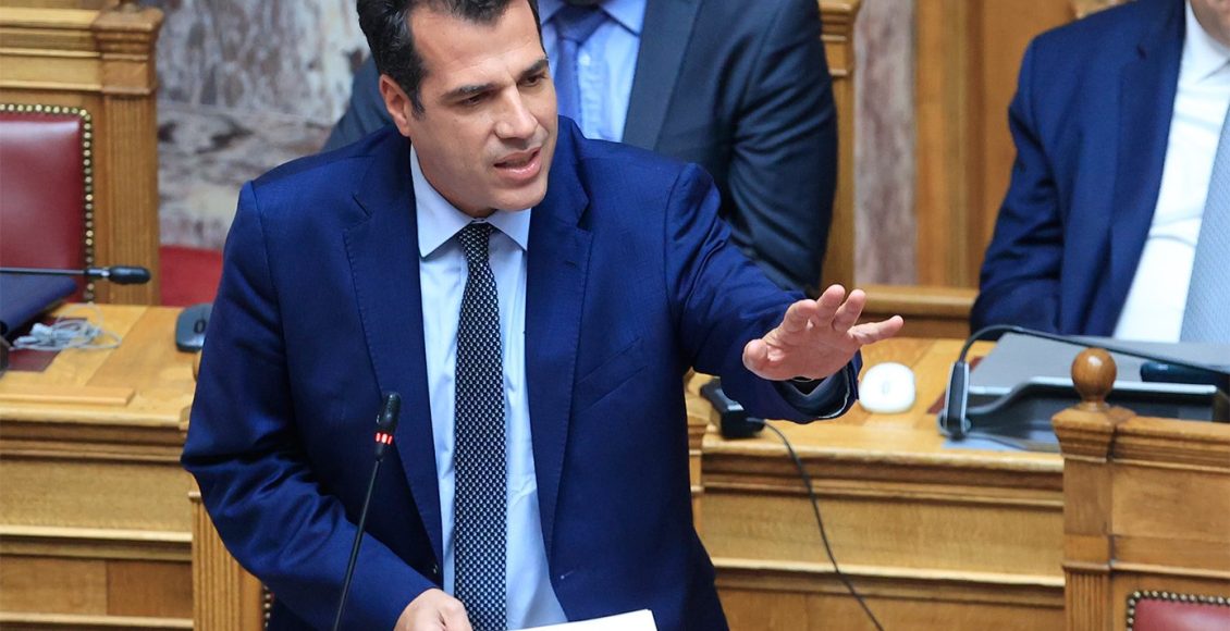 Εγκύκλιο-με-κατευθύνσεις-για-την-εφαρμογή-του-νέου-νόμου-υπέγραψε-ο-Πλεύρης-–-Καταργείται-σε-όλα-τα-έγγραφα-ο-όρος-«παράτυπη-μετανάστευση»