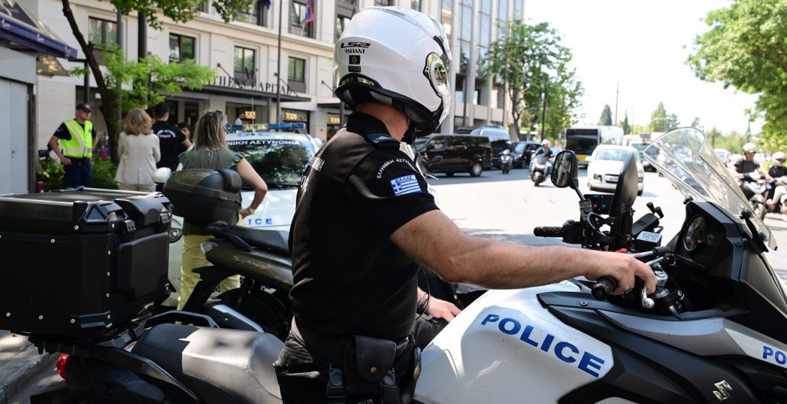 Συνελήφθη-28χρονος-μοτοσικλετιστής-που-έκανε…-σούζα-350-μέτρων-σε-κεντρική-λεωφόρο-της-Καλλιθέας