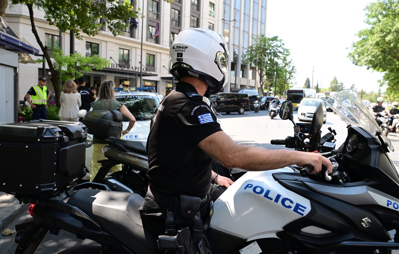 Συνελήφθη-28χρονος-μοτοσικλετιστής-που-έκανε…-σούζα-350-μέτρων-σε-κεντρική-λεωφόρο-της-Καλλιθέας