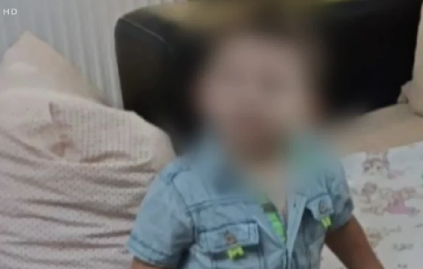 «Μακάρι-να-τον-είχα-αναγνωρίσει»-–-Τι-είπε-ο-πατέρας-του-3χρονου-Άγγελου-που-κακοποιήθηκε-βάναυσα