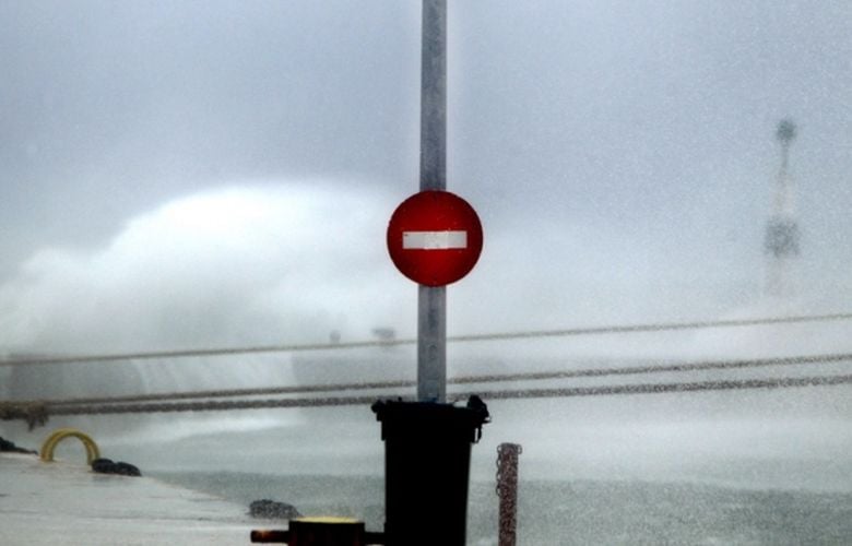 Ένταση-με-επιβάτες-στο-«knossos-palace»:-Δεν-προσέγγισε-τη-Μήλο,-λόγω-απαγορευτικού