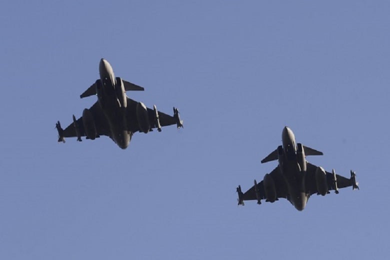 Η-Πολωνία-απογειώνει-εσπευσμένα-αεροσκάφη-καθώς-η-Ρωσία-εξαπολύει-πλήγματα-στη-δυτική-Ουκρανία