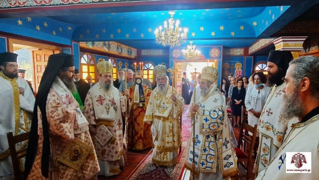 Αρχιερατικό-Συλλείτουργο-στους-Μολάους-για-τα-Ονομαστήρια-του-Μητροπολίτη-Σπάρτης