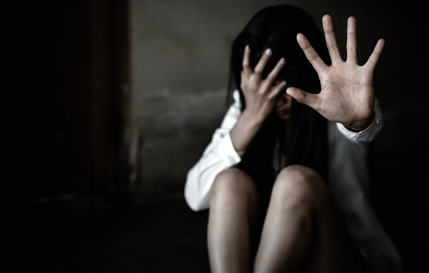 Άγριο-περιστατικό-ενδοοικογενειακής-βίας-στο-Ηράκλειο-Κρήτης:-Πατέρας-άρπαξε-την-κόρη-του-από-τα-μαλλιά-και-τη-χτύπησε