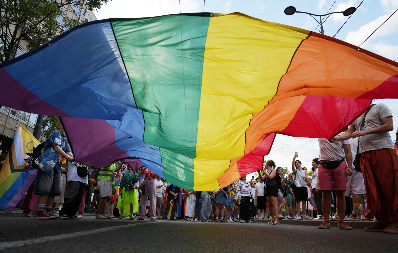 Ομοφοβική-επίθεση-στο-κέντρο-της-Αθήνας:-«Μας-έβρισαν-και-μας-πέταξαν-καφέ»