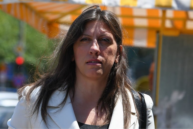 Σε-τροχαίο-ενεπλάκη-η-Ζωή-Κωνσταντοπούλου:-Έχασε-τον-έλεγχο-του-βουλευτικού-της-αυτοκίνητου-κι-έφυγε-εκτός-δρόμου-σε-χωράφι