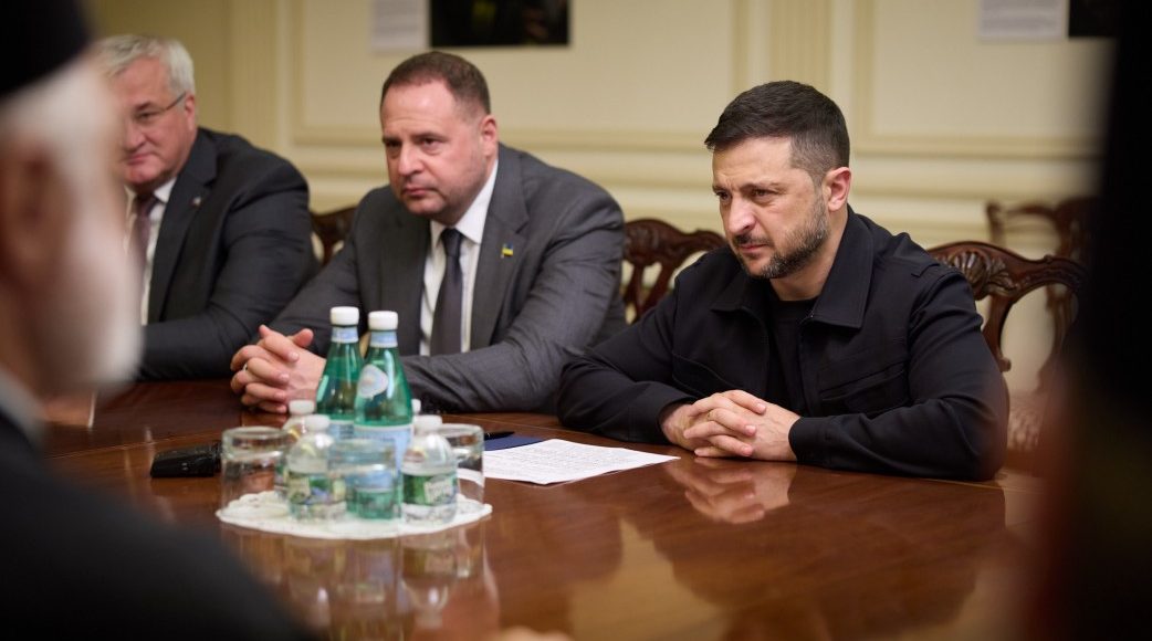 Ζελένσκι-σε-Οικουμενικό-Πατριάρχη:-Καταστροφική-η-επιρροή-της-ρωσικής-εκκλησίας-στην-Ουκρανία