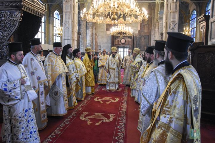 Συλλείτουργο-με-τη-συμμετοχή-του-Μητροπολίτη-Καστορίας-στο-Μπουργκάς