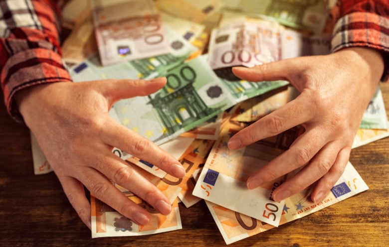 Φορολοταρία-Αυγούστου:-Δείτε-τους-τυχερούς-λαχνούς