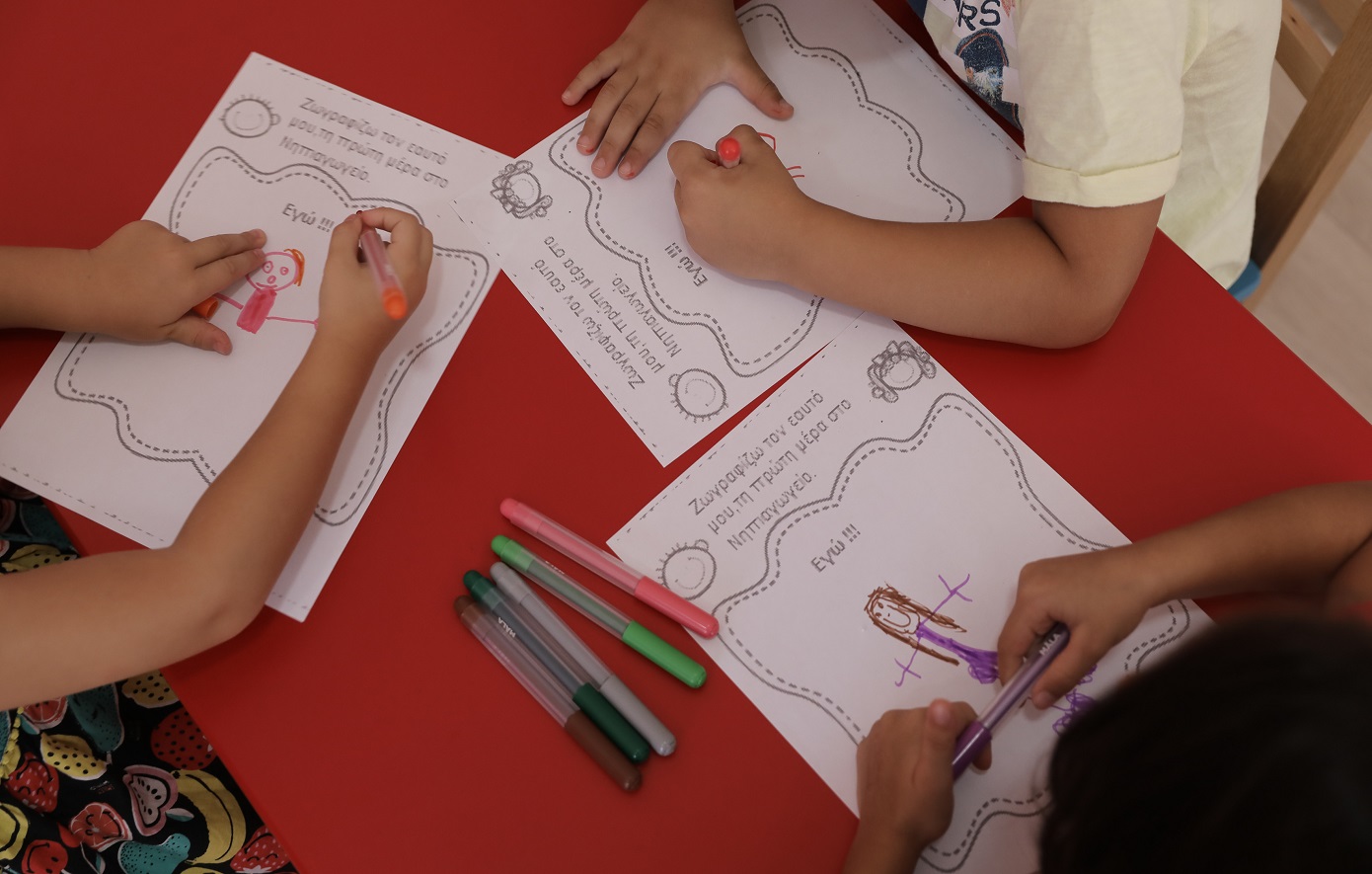 Συνελήφθη-ιδιοκτήτης-βρεφονηπιακού-σταθμού-στη-ΒΑ-Αττική-–-Καταγγέλλεται-ότι-έπιασε-2χρονο-από-τα-μαλλιά-επειδή-έκλαιγε