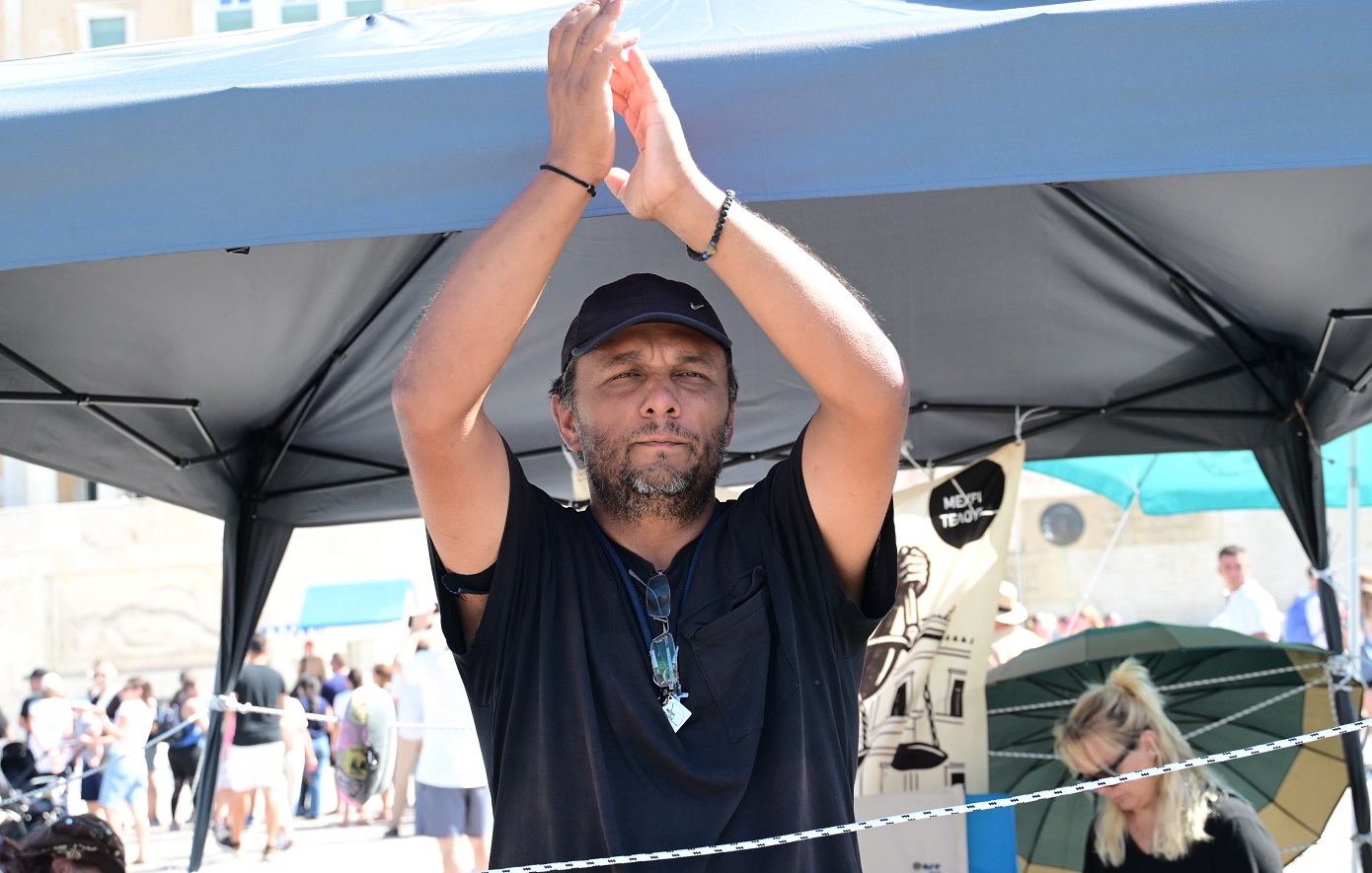 «Μας-κοροϊδεύουν»-η-αντίδραση-του-Πάνου-Ρούτσι-για-την-έγκριση-του-αιτήματος-εκταφής-του-γιου-του-–-Συνεχίζει-την-απεργία-πείνας