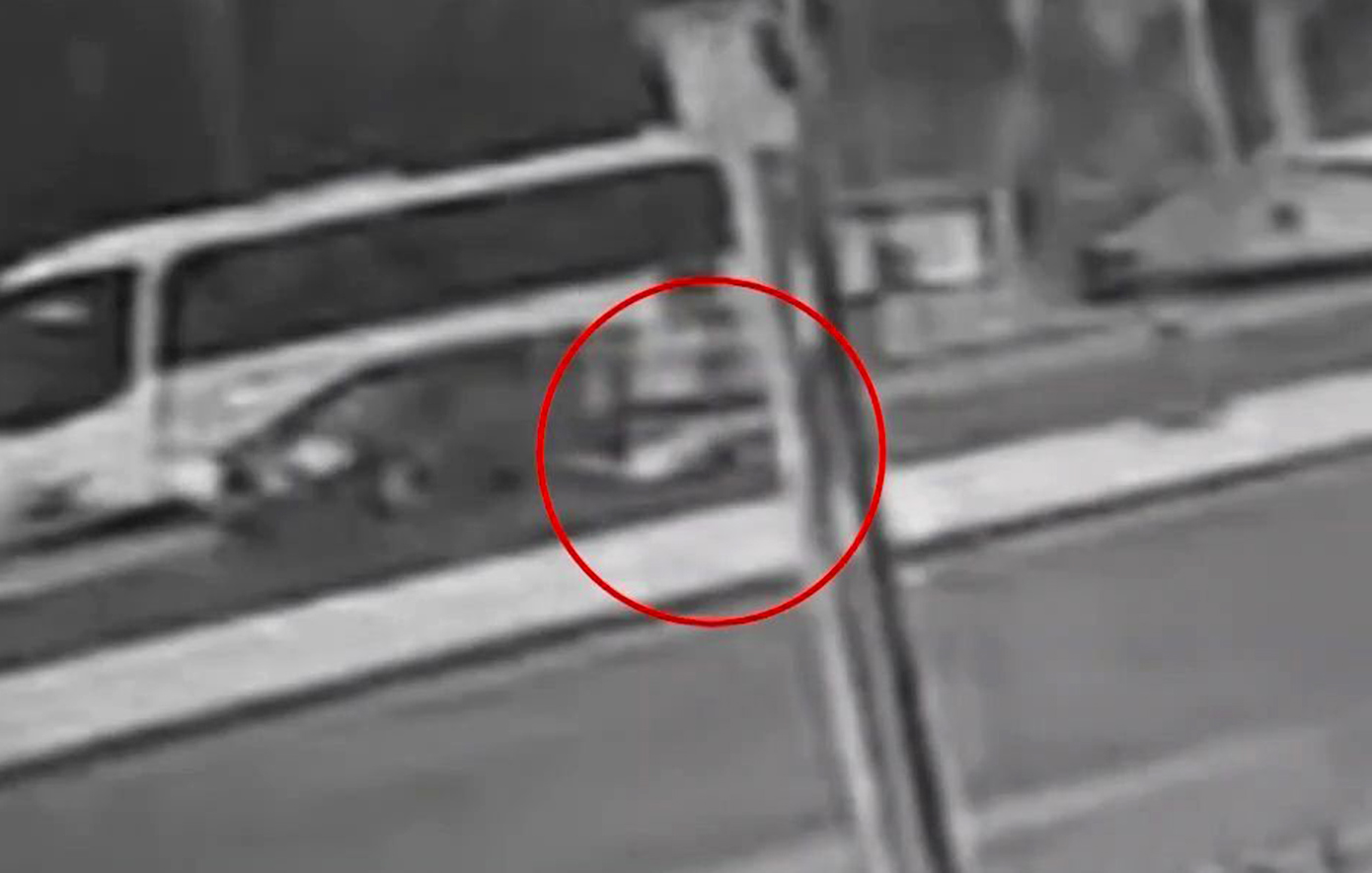 Μάχη-για-τη-ζωή-της-δίνει-η-45χρονη-που-παρασύρθηκε-από-αυτοκίνητο-ενώ-διέσχιζε-δρόμο-στη-Θεσσαλονίκη