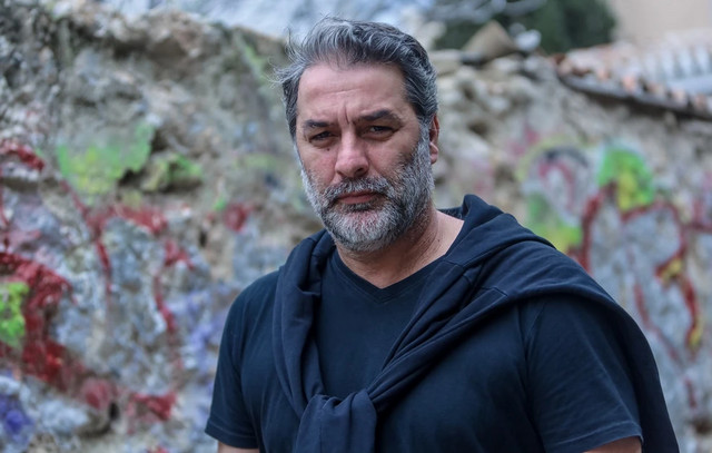 «Δεν-ανέφερε-τα-πραγματικά-γεγονότα»-–-Τι-είπε-ο-αστυνομικός-που-μίλησε-με-τη-συνεργάτιδα-του-Βασίλη-Μπισμπίκη