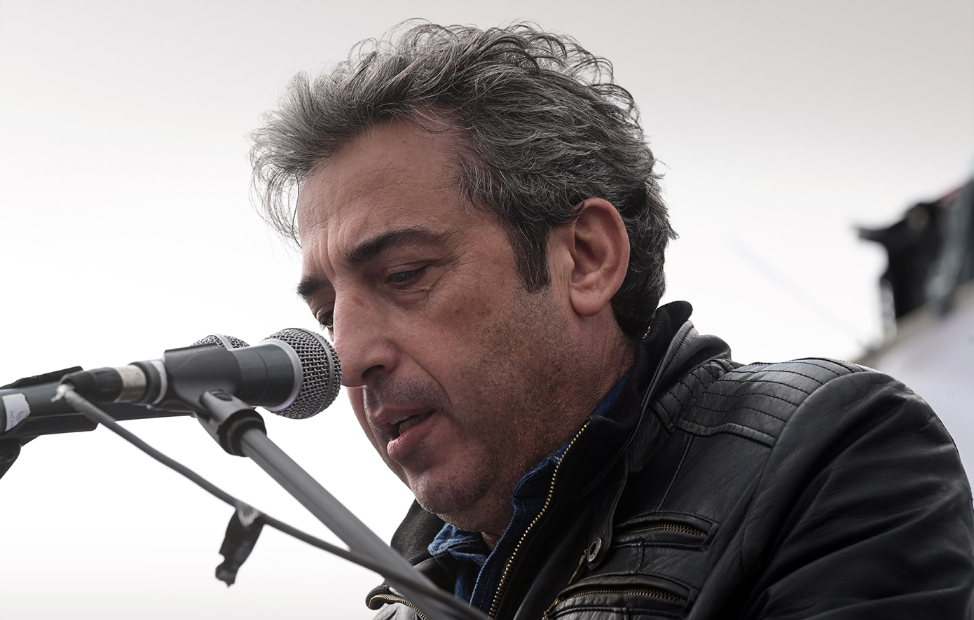 Δυστύχημα-στα-Τέμπη:-Δεκτό-εν-μέρει-και-το-αίτημα-του-Παύλου-Ασλανίδη-για-εκταφή-–-Έχασε-τον-γιο-του-στην-τραγωδία