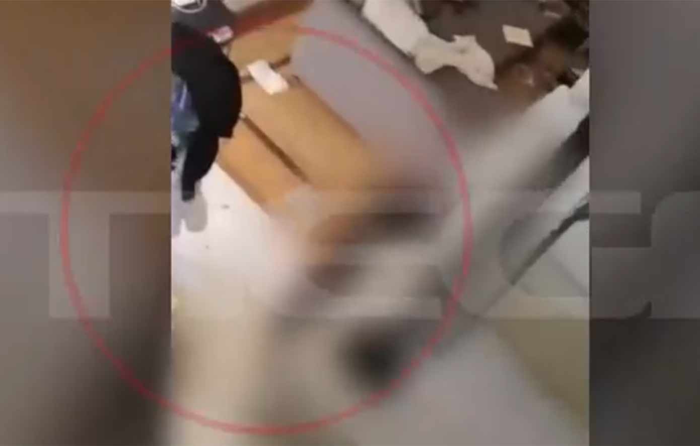 Βίντεο-ντοκουμέντο-από-τη-στιγμή-που-οι-αστυνομικοί-εντοπίζουν-νεκρή-την-Κάρολαϊν-στο-σπίτι-της-στα-Γλυκά-Νερά