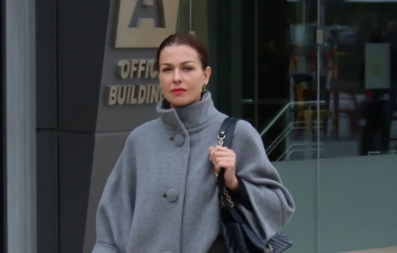 Η-Τζίνα-Αλιμόνου-και-ο-σύντροφός-της-στο-αστυνομικό-τμήμα-για-περιστατικό-ενδοοικογενειακής-βίας