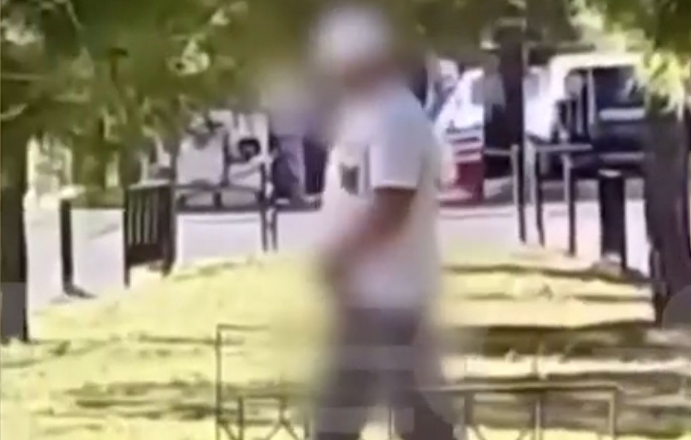 Επιδειξίας-στη-Θεσσαλονίκη-παρενοχλεί-γυναίκες-και-τις-απειλεί-με-βιασμό-αν-πάνε-στην-Αστυνομία-–-Σοκάρουν-οι-καταγγελίες