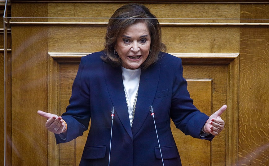 Ντόρα-Μπακογιάννη:-Ο-Τσίπρας-μπούχτισε-και-θέλει-να-κάνει-αρχηγικό-κόμμα