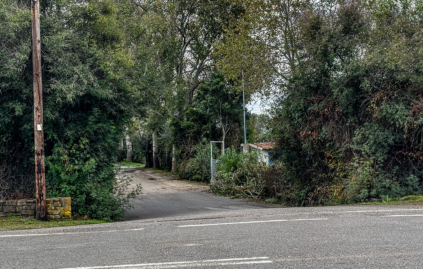 Διπλή-εκτέλεση-στη-Φοινικούντα:-Η-μεγάλη-περιουσία-του-θύματος-και-το-στενό-περιβάλλον-του-στο-μικροσκόπιο-της-ΕΛΑΣ.