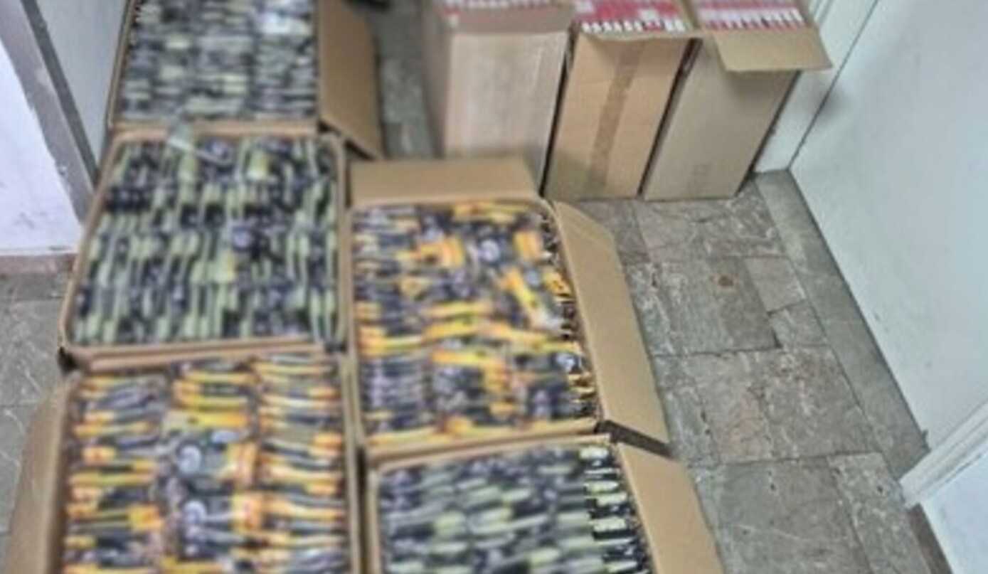 6.000-πακέτα-λαθραίων-τσιγάρων-και-πάνω-από-100-κιλά-λαθραίου-καπνού-μετέφερε-άνδρας-με-το-αυτοκίνητό-του