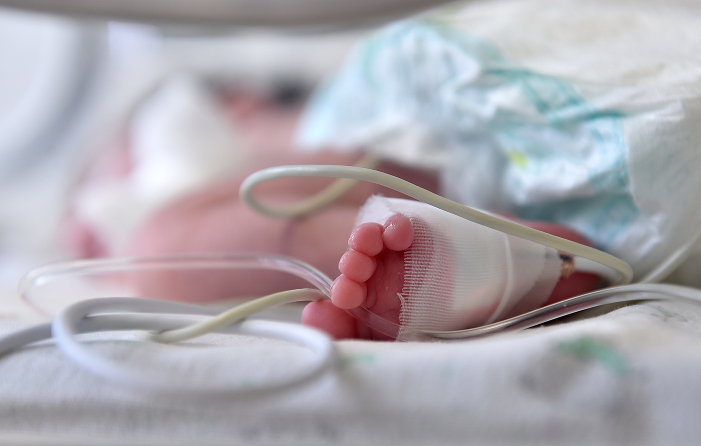 bρέφος-βρέθηκε-χωρίς-τις-αισθήσεις-του-σε-διαμέρισμα-στην-Αθήνα-–-Εισέπνευσε-ναρκωτικές-ουσίες-και-νοσηλεύεται-διασωληνωμένο