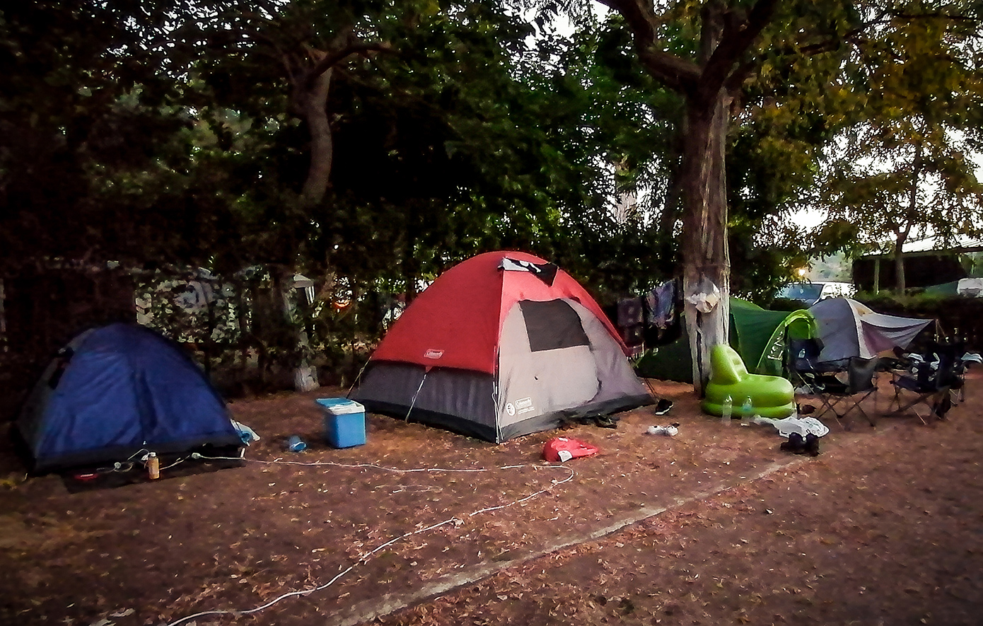 Διπλή-δολοφονία-στη-Φοινικούντα:-Εξετάζεται-αν-ο-δράστης-είχε-συνεργό-–-Άτομο-τον-περίμενε-κοντά-στο-κάμπινγκ