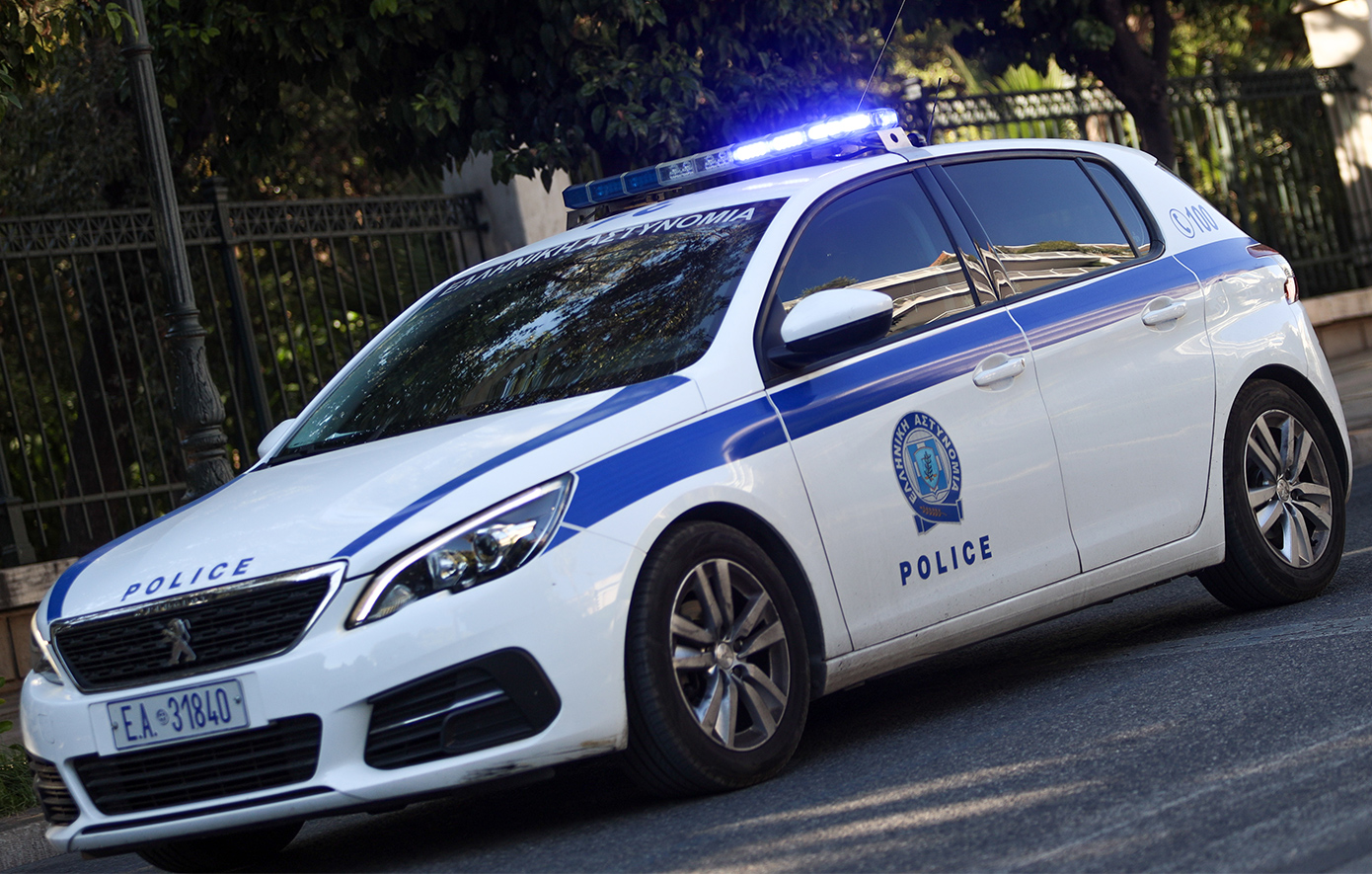 Συνελήφθη-41χρονος-για-σειρά-επιθέσεων-σε-γυναίκες-σε-Νίκαια-και-Κορυδαλλό-–-Άρπαζε-με-τη-βία-τσάντες-οδηγώντας-μοτοσικλέτα