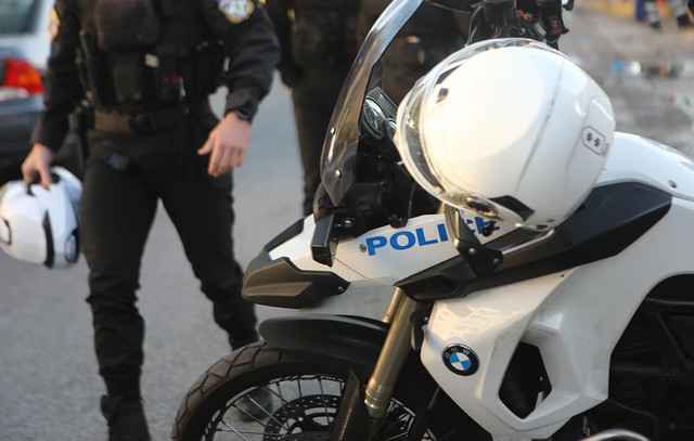 Συνελήφθη-και-ομολόγησε-ο-οδηγός-ταξί-που-παρέσυρε-αστυνομικό-στη-Θεσσαλονίκη