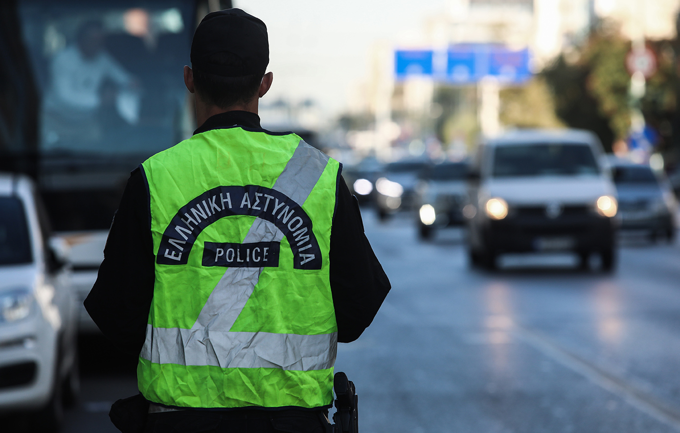 Σοκ-στη-Δάφνη:-42χρονη-έπεσε-θύμα-ξυλοδαρμού-στη-μέση-του-δρόμου-από-γνωστό-πλαστικό-χειρουργό