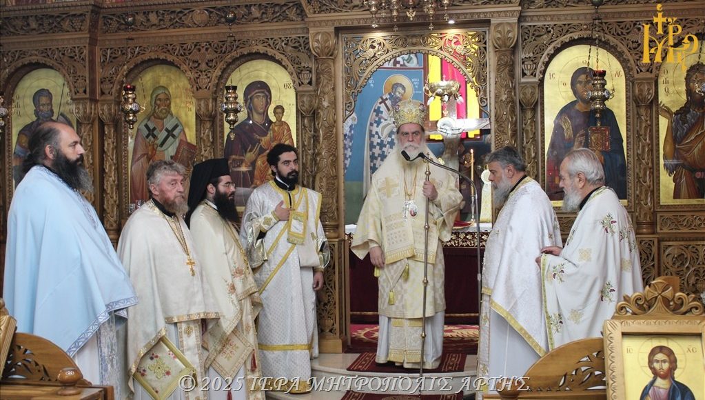 Η-Άρτα-υποκλίθηκε-στην-Παναγία-Εσφαγμένη-και-στο-Λείψανο-του-Αγίου-Θεράποντος