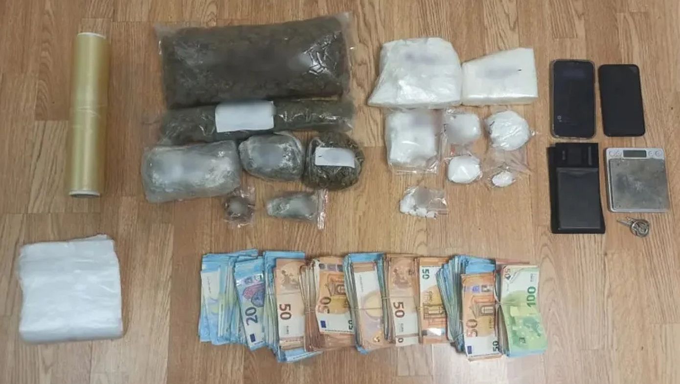 Συνελήφθη-47χρονος-για-κατοχή-και-διακίνηση-ναρκωτικών-στη-Νέα-Μάκρη-–-Είχε-κρυμμένη-κοκαΐνη-σε-κοτέτσι