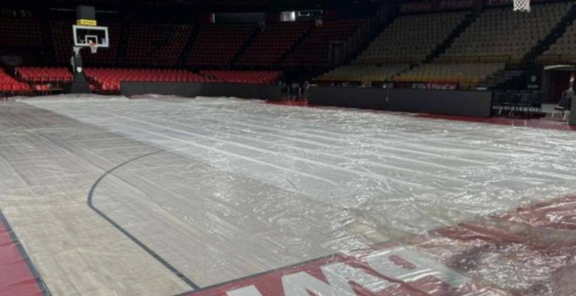 Ολυμπιακός:-Έσταξε-η-οροφή-του-ΣΕΦ-στο-ματς-με-τον-Πανιώνιο-–-Μουσαμάδες-ξανά-στο-παρκέ