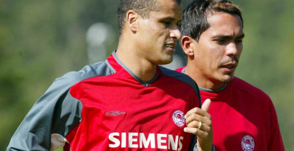 «Ίδιο-ποδοσφαιρικό-πάθος»:-Η-κοινή-ενδεκάδα-Ολυμπιακού-–-Μπαρτσελόνα-και-ο-σπουδαίος-προπονητής