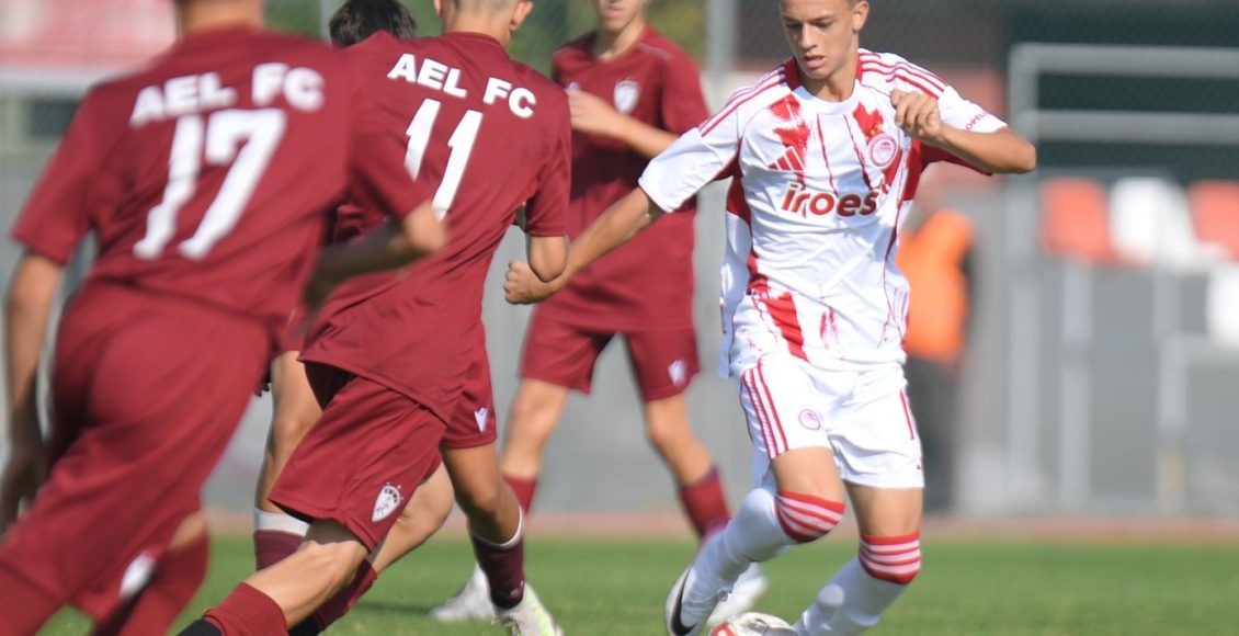 superleague-k19:-Ύβρεις,-ρατσισμός-και-μπουκάλια-στο-ΑΕΛ-Ολυμπιακός