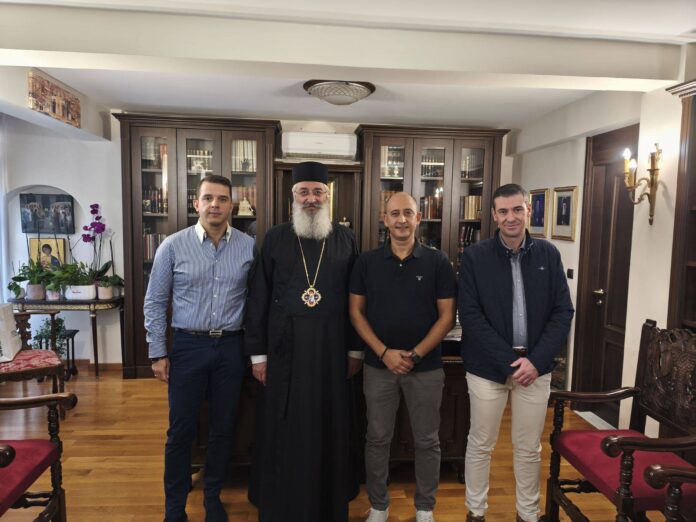 Στο-πλευρό-των-στελεχών-του-Λιμενικού-Σώματος-ο-Μητροπολίτης-Αλεξανδρουπόλεως