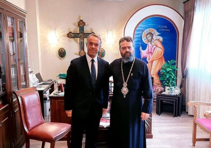 Συνάντηση-Μητροπολίτη-Μαρωνείας-με-τον-Χρήστο-Σταϊκούρα