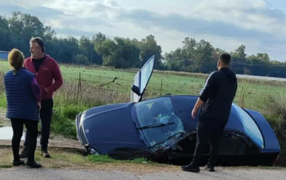 Τροχαίο-Αχαΐα:-Αυτοκίνητο-εμβολίστηκε-από-εκσκαφέα-–-Ένας-τραυματίας-–-ertnews.gr