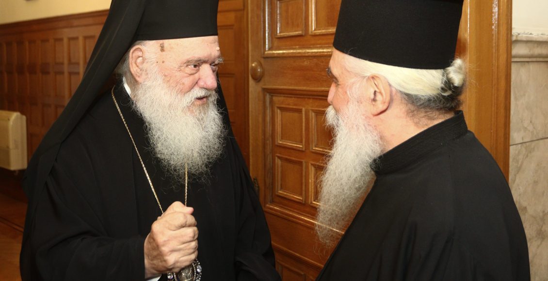 Ο-Σινά-Συμεών-στον-Αρχιεπίσκοπο-Ιερώνυμο-(ΦΩΤΟ)