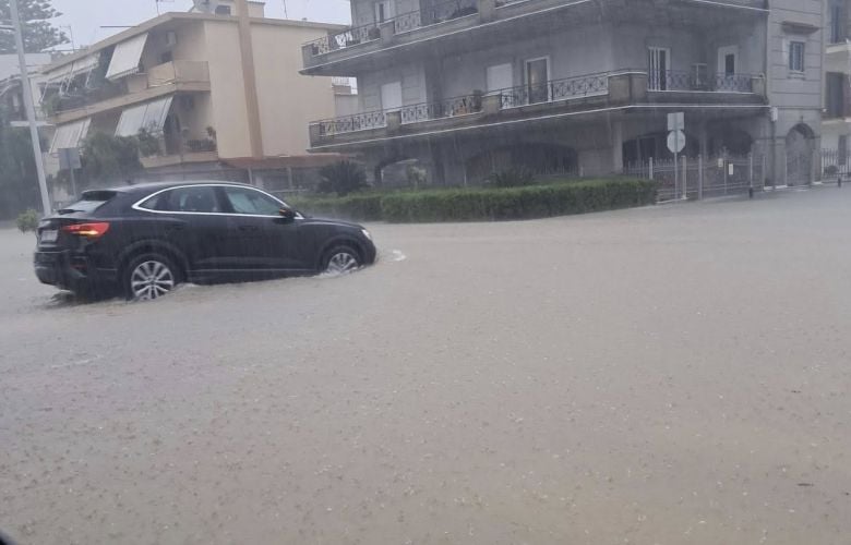 Πλημμύρισε-το-Μεσολόγγι-από-την-έντονη-βροχόπτωση-–-Κλειστά-τα-σχολεία-την-Παρασκευή
