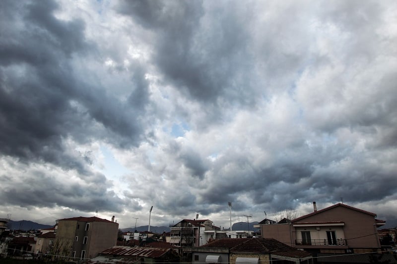 Καιρός:-Νεφώσεις-κατά-διαστήματα-και-πρόσκαιρες-βροχές