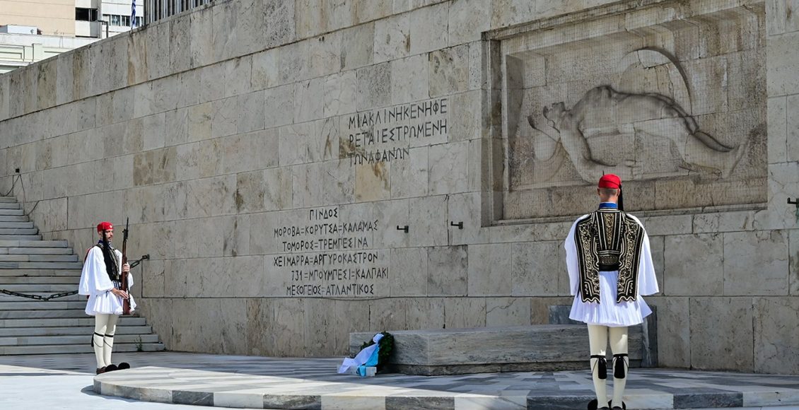 Εντείνεται-η-κόντρα-για-τον-Άγνωστο-Στρατιώτη:-Στη-δικαιοσύνη-προσφεύγει-ο-Δούκας-–-Η-απάντηση-του-υπουργείου-Εθνικής-Άμυνας