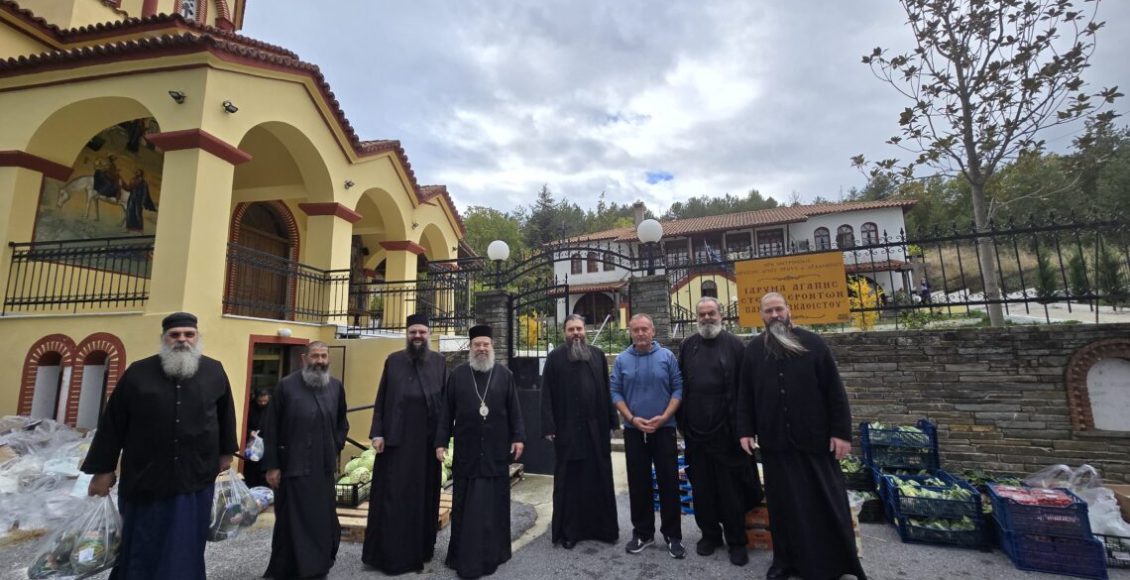 Η-ΙΜΜ.-Βατοπαιδίου-αρωγός-στο-Κοινωνικό-Παντοπωλείο-της-Μητρόπολης-Ιερισσού